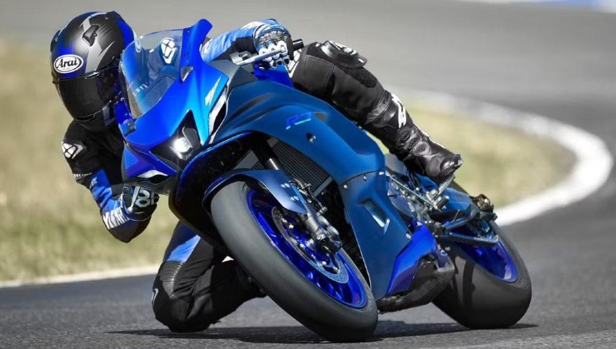 ₹9 लाख की Yamaha R7 बनी राइडर्स की पहली पसंद, जानिए इसकी दमदार खूबियां और माइलेज