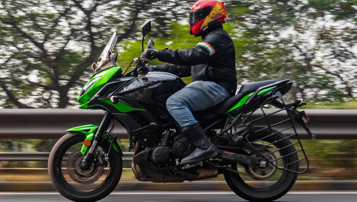  Kawasaki Versys 650: जब हर सफर बने यादगार, कीमत ₹7.77 लाख में मिले एडवेंचर का मज़ा