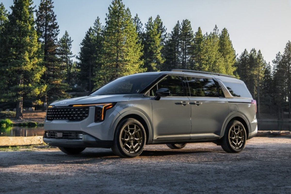 Kia Carnival: आपके सफर को बनाए और भी शानदार और आरामदायक