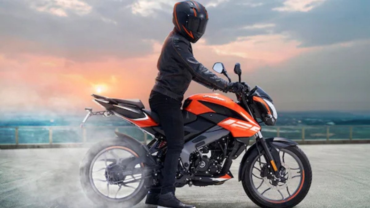 Bajaj Pulsar NS125: की कीमत 1.05 लाख से शुरू, जानिए दमदार फीचर्स और पावरफुल परफॉर्मेंस