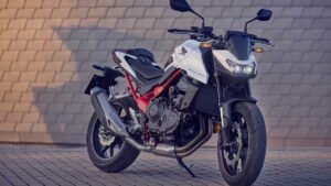 Honda CB750 Hornet: की भारत में एंट्री जानें कीमत, 755cc पावरफुल इंजन और दमदार फीचर्स