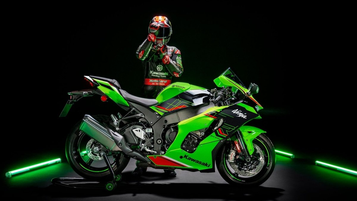 Kawasaki Ninja ZX-10R: लॉन्च हुई 16.79 लाख में, जानिए इसके दमदार फीचर्स और टॉप स्पीड