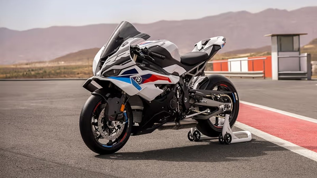 BMW S1000RR: हुई लॉन्च 20 लाख की कीमत में मिले 206bhp की पावर और 303kmph की रफ्तार