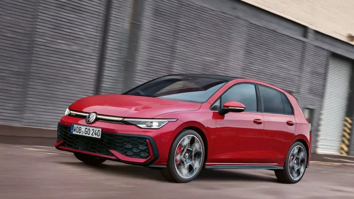 Volkswagen Golf GTI: 370Nm टॉर्क और एडवांस फीचर्स वाली हॉट हैचबैक कीमत जानकर चौंक जाएंगे