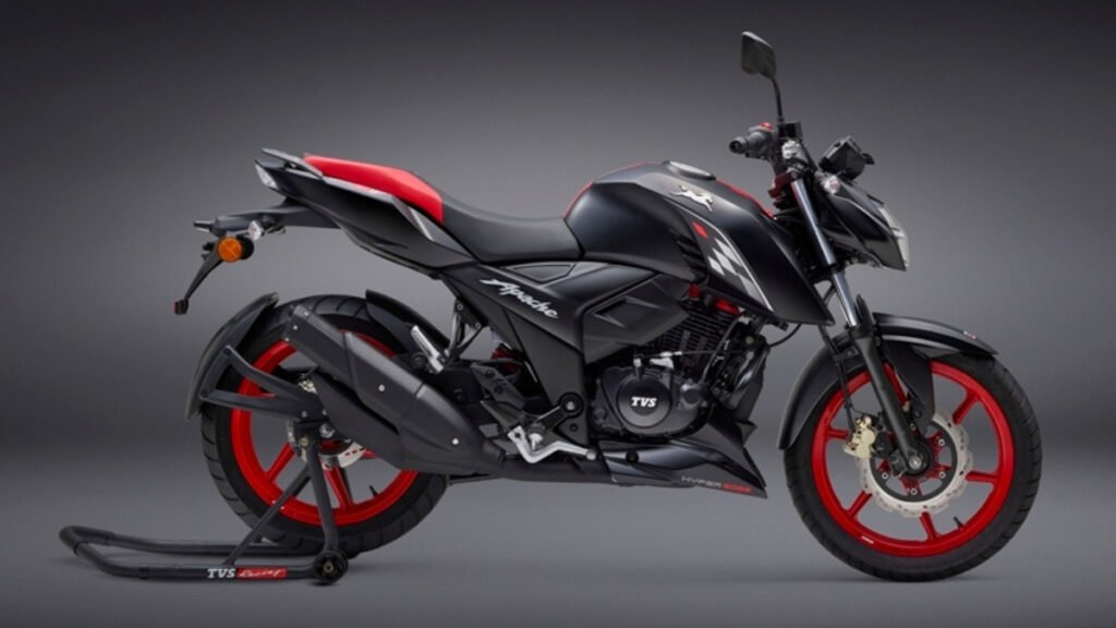 TVS Apache RTR 160 4V: की कीमत 1.24 लाख, 17.31 bhp की पावर और 114 kmph की रफ्तार के साथ बनी युवाओं की पहली पसंद