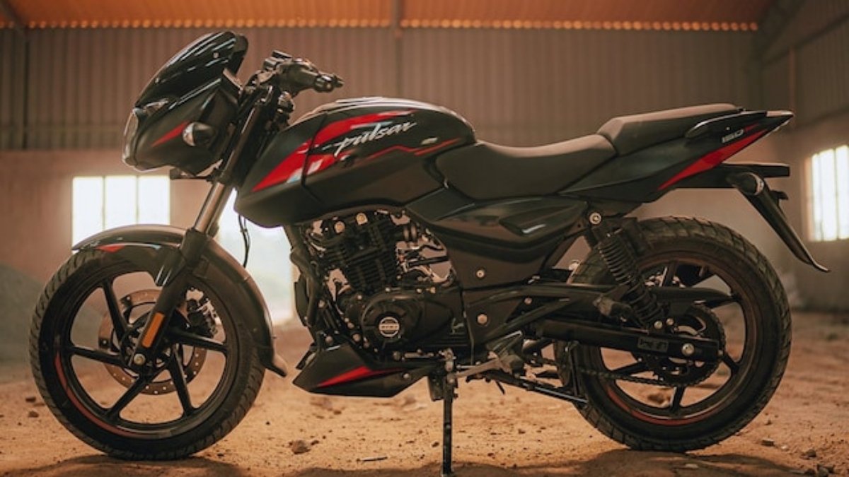 1.10 लाख में Bajaj Pulsar 150: जानिए इसकी स्पीड, माइलेज और नए फीचर्स