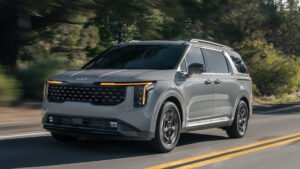 Kia Carnival: जानिए 40 लाख की कीमत और लग्ज़री फीचर्स की पूरी लिस्ट