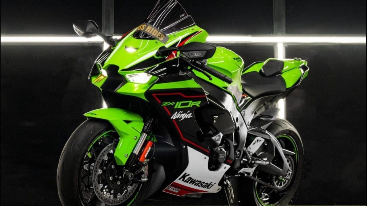 Kawasaki Ninja ZX-10R: लॉन्च हुई 16.79 लाख में, जानिए इसके दमदार फीचर्स और टॉप स्पीड