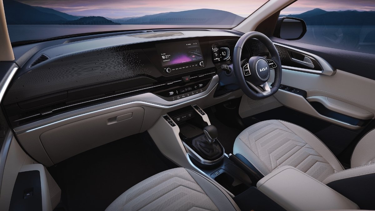 10.45 लाख की दमदार MUV, Kia Carens में मिलते हैं 7 सीट, दमदार डीज़ल इंजन और लग्जरी फीचर्स