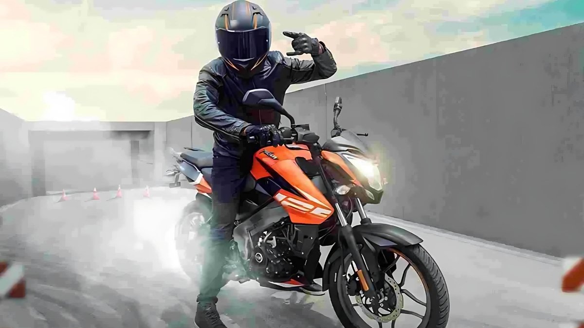 Bajaj Pulsar NS125: की कीमत 1.05 लाख से शुरू, जानिए दमदार फीचर्स और पावरफुल परफॉर्मेंस