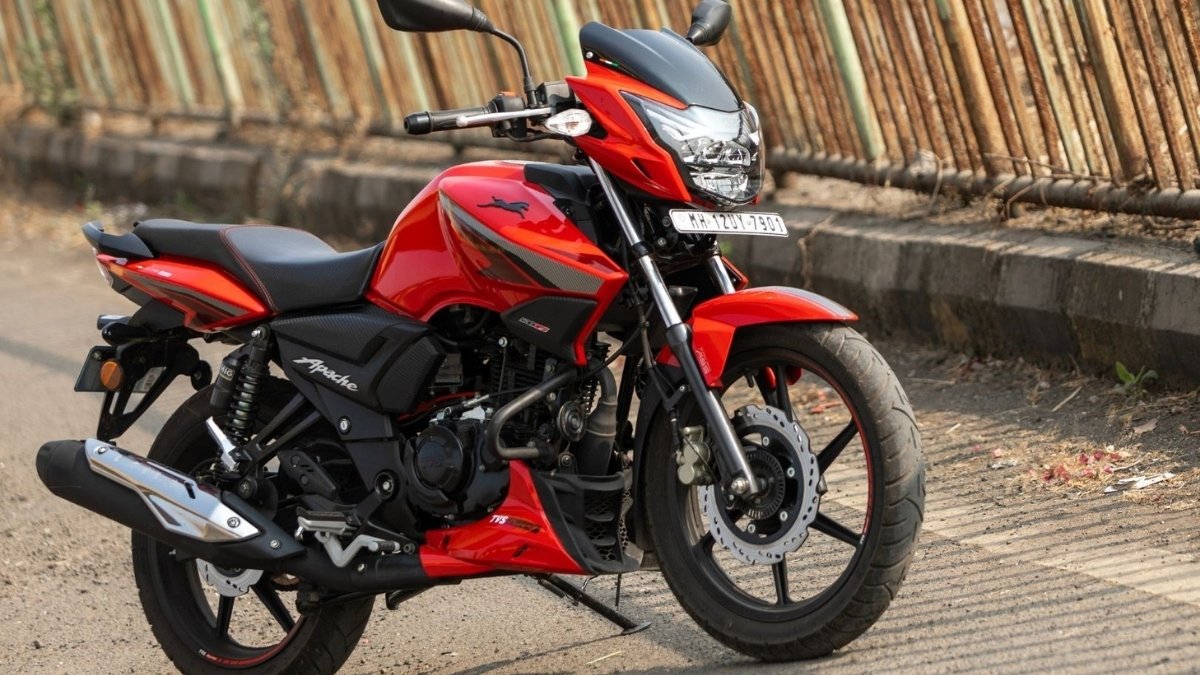 TVS Apache RTR 160: की कीमत सिर्फ 1.20 लाख से शुरू, जानिए दमदार फीचर्स और परफॉर्मेंस