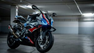 BMW S1000RR: हुई लॉन्च 20 लाख की कीमत में मिले 206bhp की पावर और 303kmph की रफ्तार