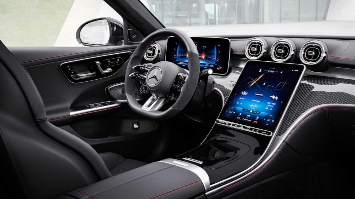 Mercedes-Benz AMG C43: इतनी कीमत में मिल रही लग्ज़री, स्पीड और सेफ्टी का कॉम्बो