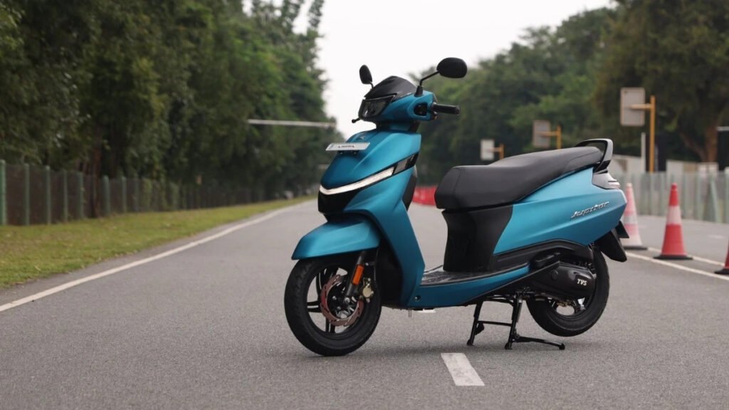 TVS Jupiter: स्कूटर सिर्फ 75,000 में जबरदस्त माइलेज, LED लाइट्स और USB चार्जिंग की सुविधा