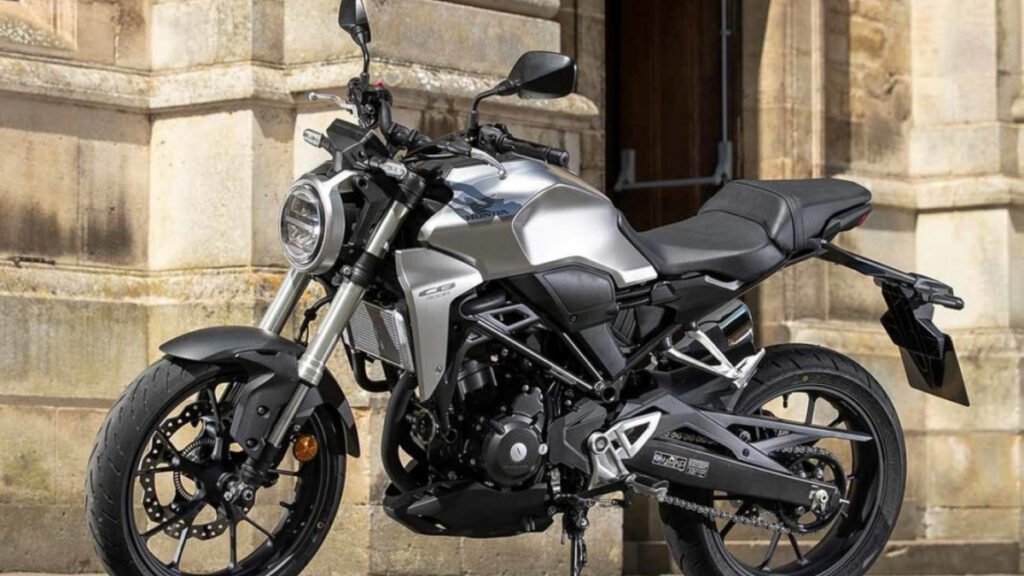 2.40 लाख की Honda CB300R, 150kmph टॉप स्पीड और LED हेडलाइट जैसे धमाकेदार फीचर्स