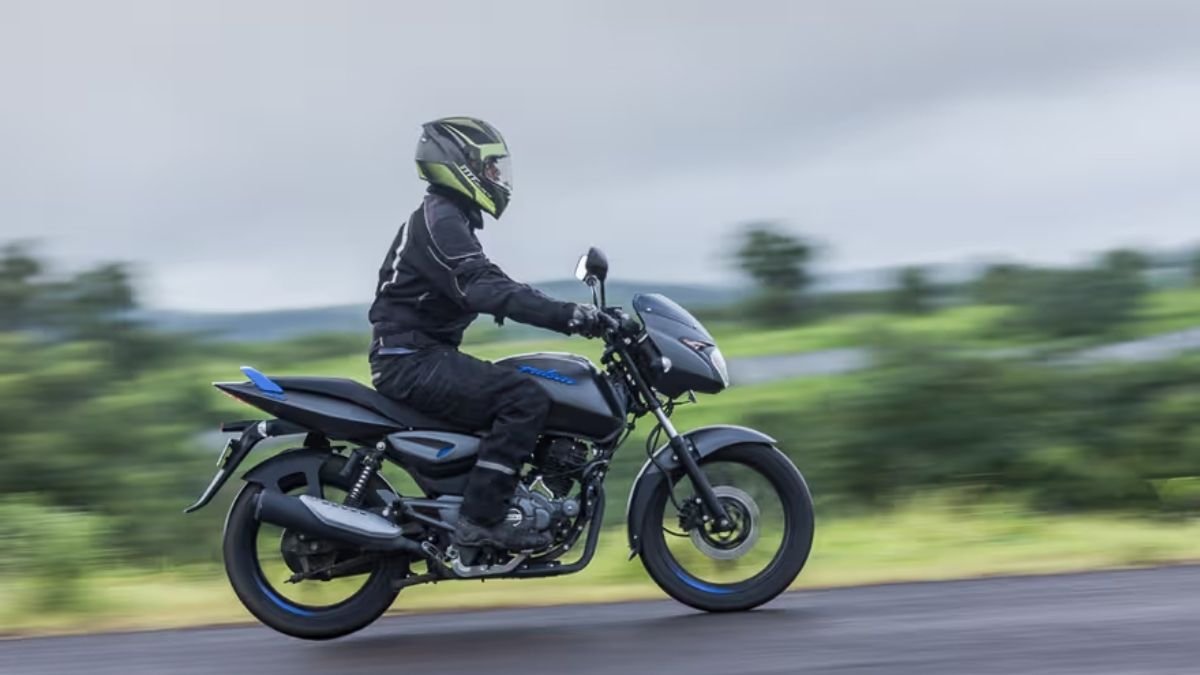 Bajaj Pulsar 125: की कीमत 90,000 से शुरू 125cc का पावर, शानदार लुक और 100 kmph की रफ्तार