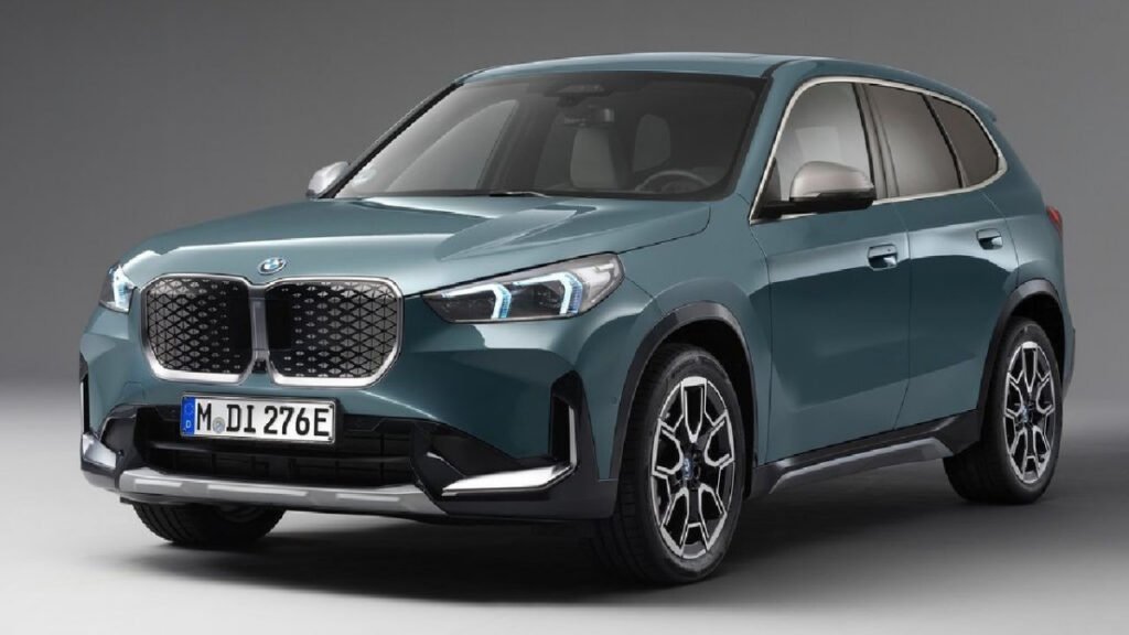 BMW iX1 लॉन्च हुई: 66.90 लाख में जानें दमदार रेंज और लक्ज़री फीचर्स