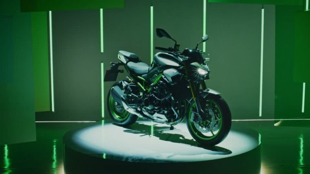 Kawasaki Z900: 948cc इंजन, LED लाइट्स और डिजिटल TFT डिस्प्ले जानिए कीमत और खूबियां
