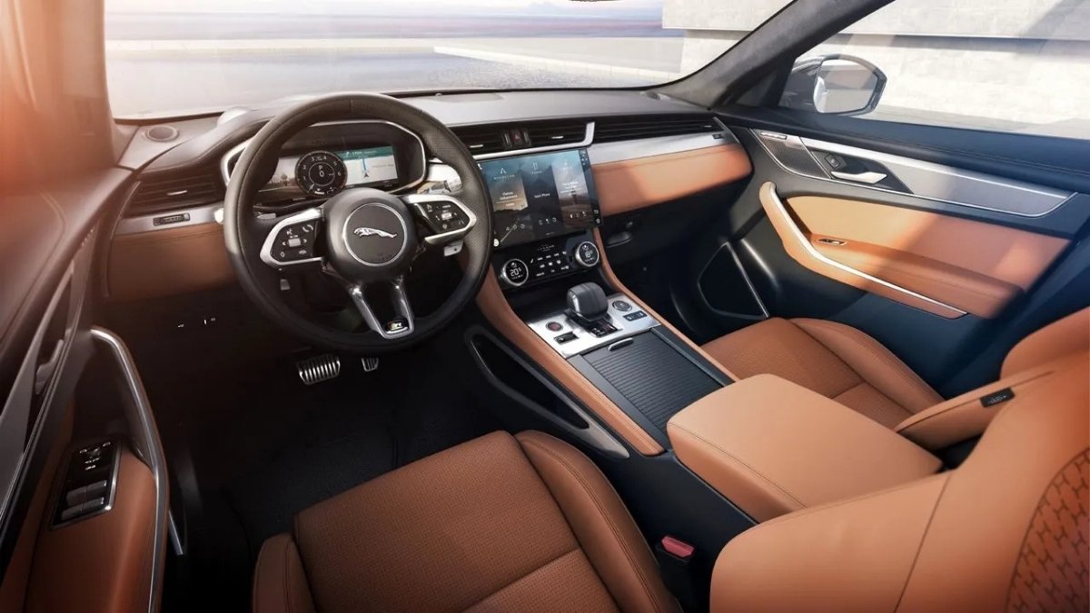 Jaguar F-Pace: 78 लाख में आए शानदार फीचर्स और 217 kmph की रफ्तार वाली लग्ज़री SUV