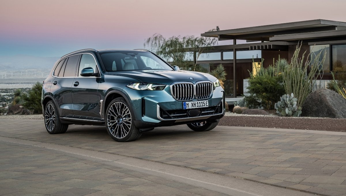 BMW X5: 96.00 लाख में दमदार 281 BHP इंजन और 12kmpl माइलेज के साथ आई