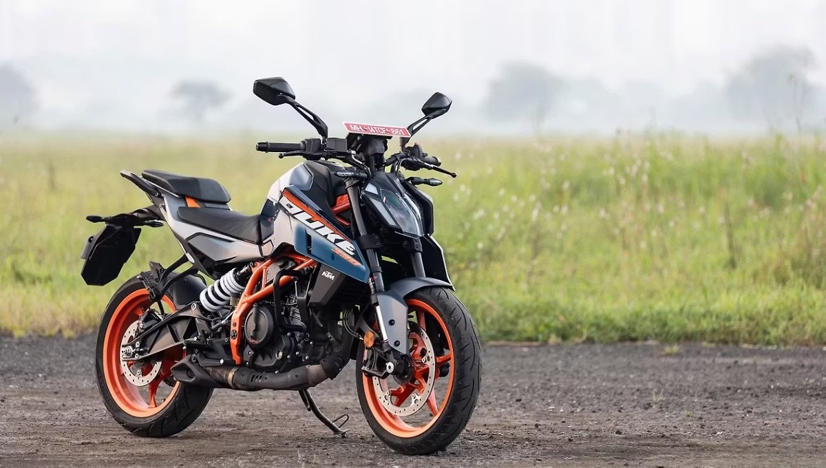 KTM 390 Duke 2025: 3.39 लाख में 45bhp की रफ्तार और Quickshifter का दम