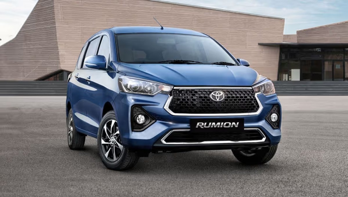 10.44 लाख में नई Toyota Rumion: अब पूरे परिवार के लिए आराम, स्पेस और सेफ्टी एक साथ