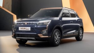 नई Mahindra XUV400 EV 15.49 लाख में 456KM रेंज और दमदार फीचर्स के साथ