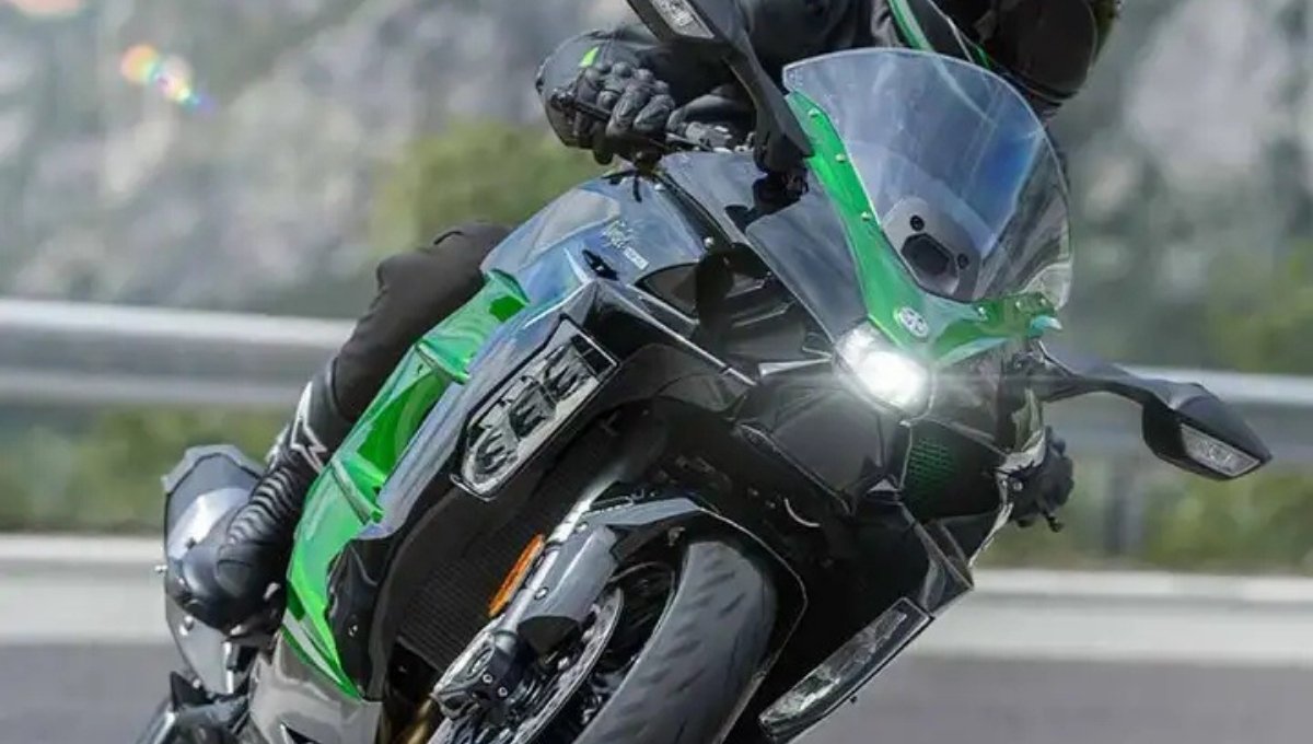 Kawasaki Ninja H2 SX: 31 लाख में सुपरस्पोर्ट लुक, 197.2 bhp की ताकत और 330km/h की रफ्तार