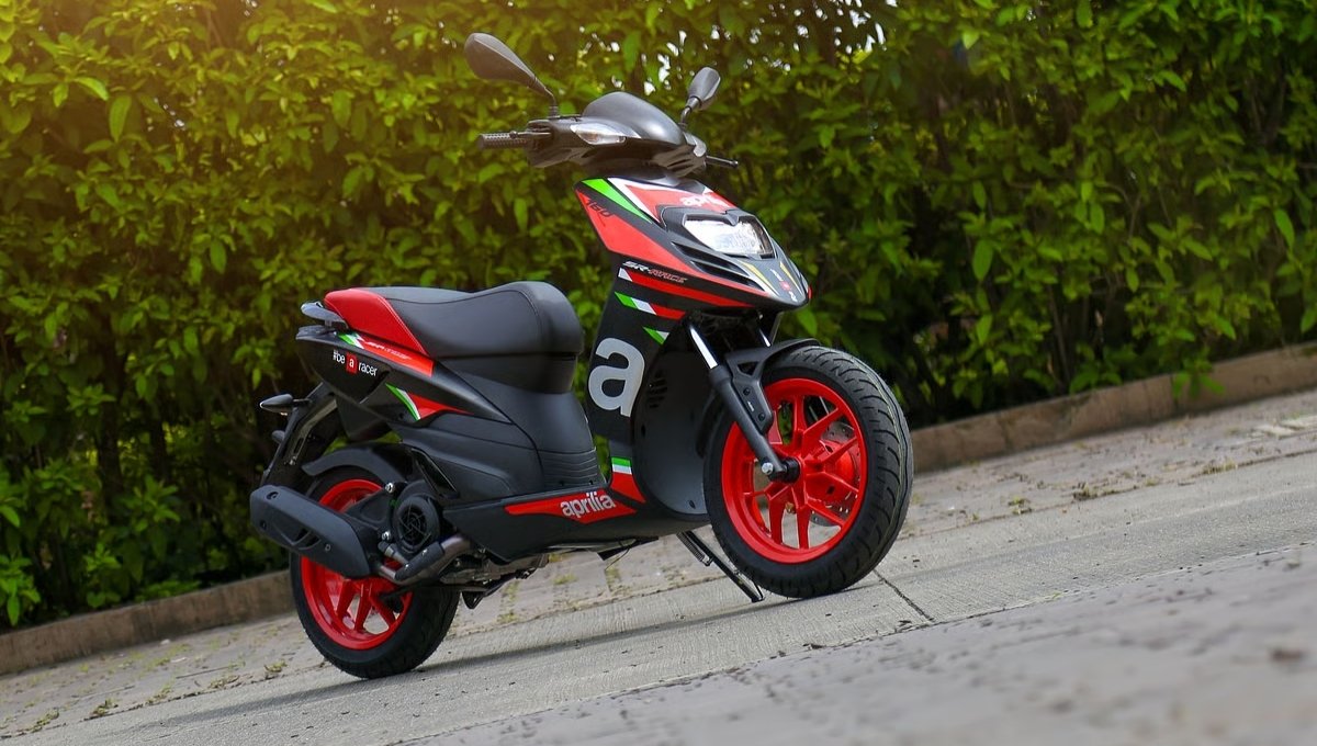 1.33 लाख में स्पोर्टी स्कूटर Aprilia SR 160, मिलेगी 100 kmph की स्पीड और डिजिटल मीटर
