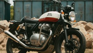 Royal Enfield Interceptor 650: क्लासिक लुक, मॉडर्न फीचर्स और 3.03 लाख की कीमत में बेस्ट बाइक