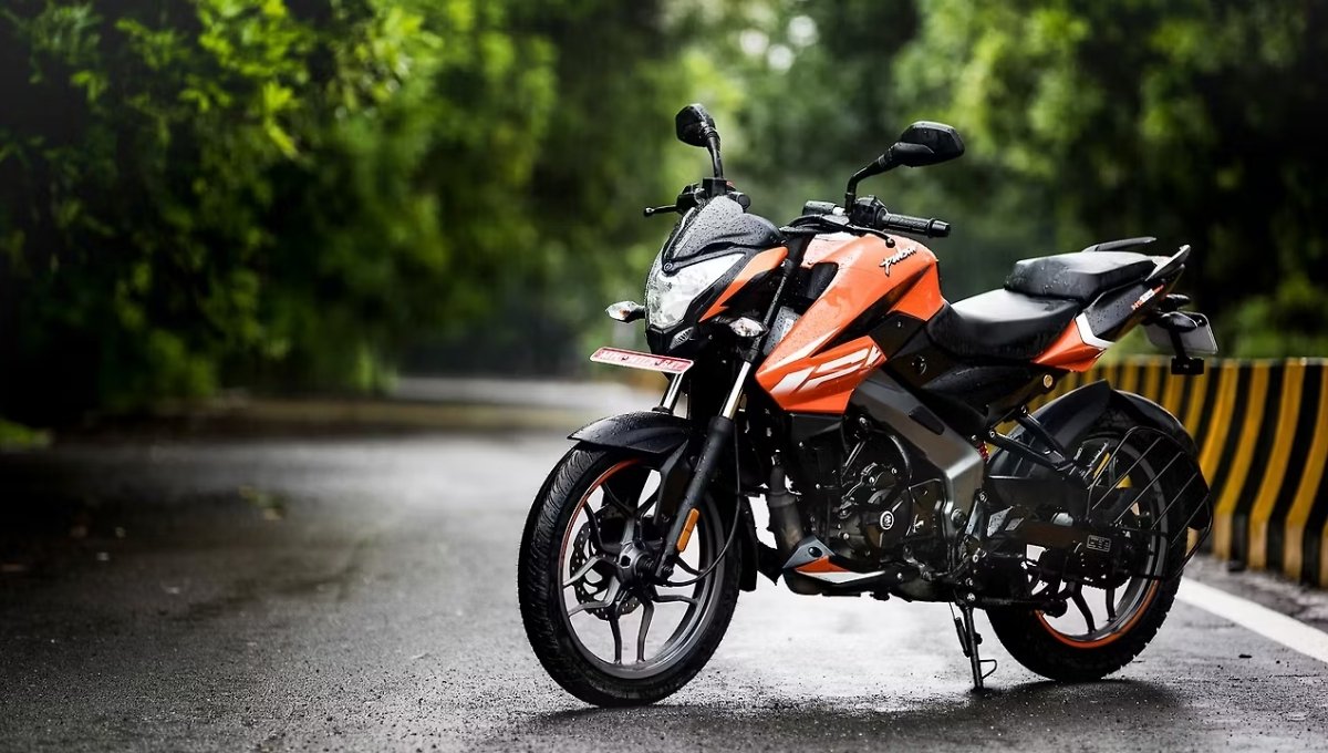 Bajaj Pulsar NS125: 1.05 लाख में 124.45cc पावरफुल इंजन और 5 साल की वारंटी
