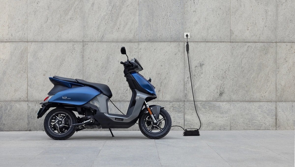 VIDA V2 Electric Scooter: सिर्फ 97,800 में शानदार फीचर्स और 69kmph की स्पीड