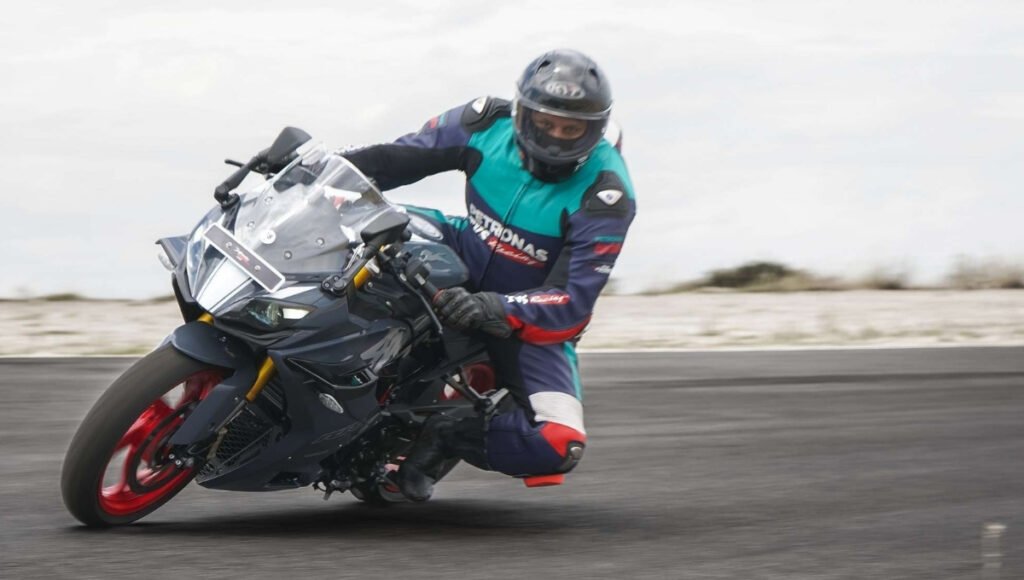TVS Apache RR 310: 37.48 bhp पावर और शानदार लुक, कीमत 2.72 लाख से शुरू
