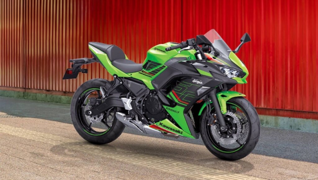 210 kmph की टॉप स्पीड वाली Kawasaki Ninja 650 जानें कीमत और दमदार फीचर्स