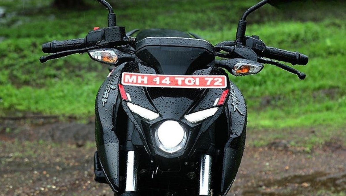 Bajaj Pulsar N160: 1.31 लाख में ABS ब्रेकिंग और स्टाइलिश लुक से बनेगी युवाओं की फेवरेट