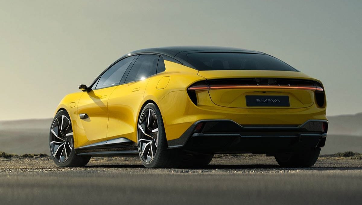 594bhp पावर और 250kmph स्पीड वाली Lotus Emeya Electric Car, कीमत 1.80 करोड़ से शुरू