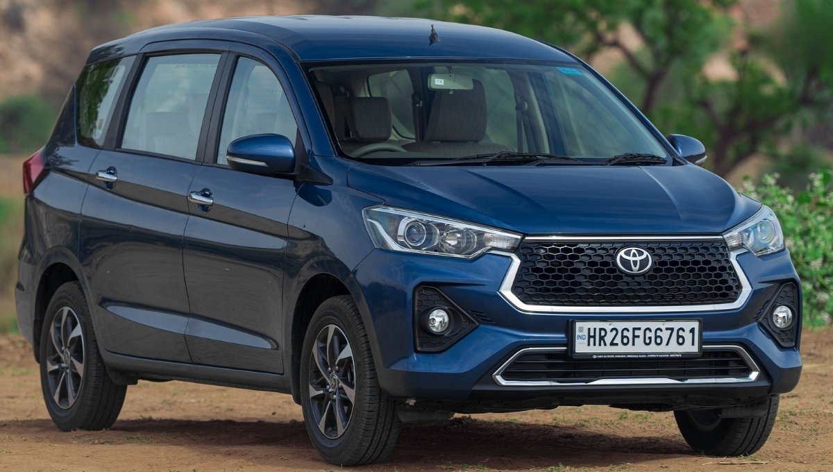 10.44 लाख में नई Toyota Rumion: अब पूरे परिवार के लिए आराम, स्पेस और सेफ्टी एक साथ