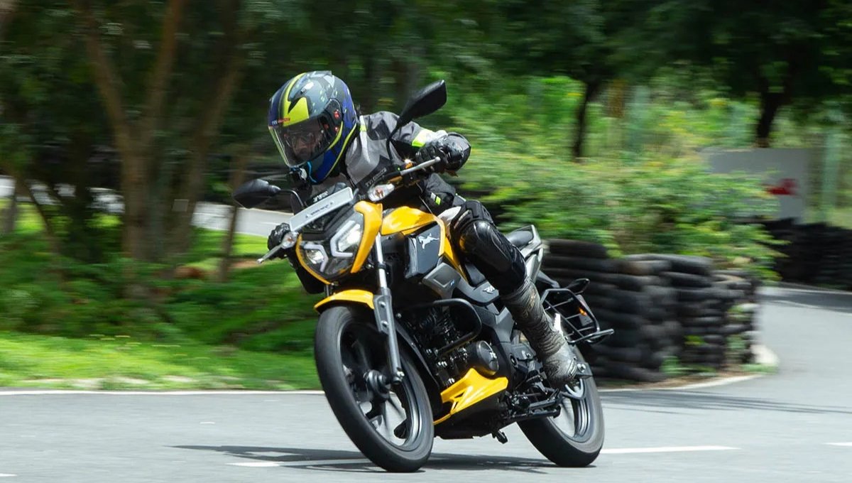 TVS Raider 125: 11.2 bhp पावर और USB चार्जिंग जैसे फीचर्स के साथ सिर्फ 95,219 में