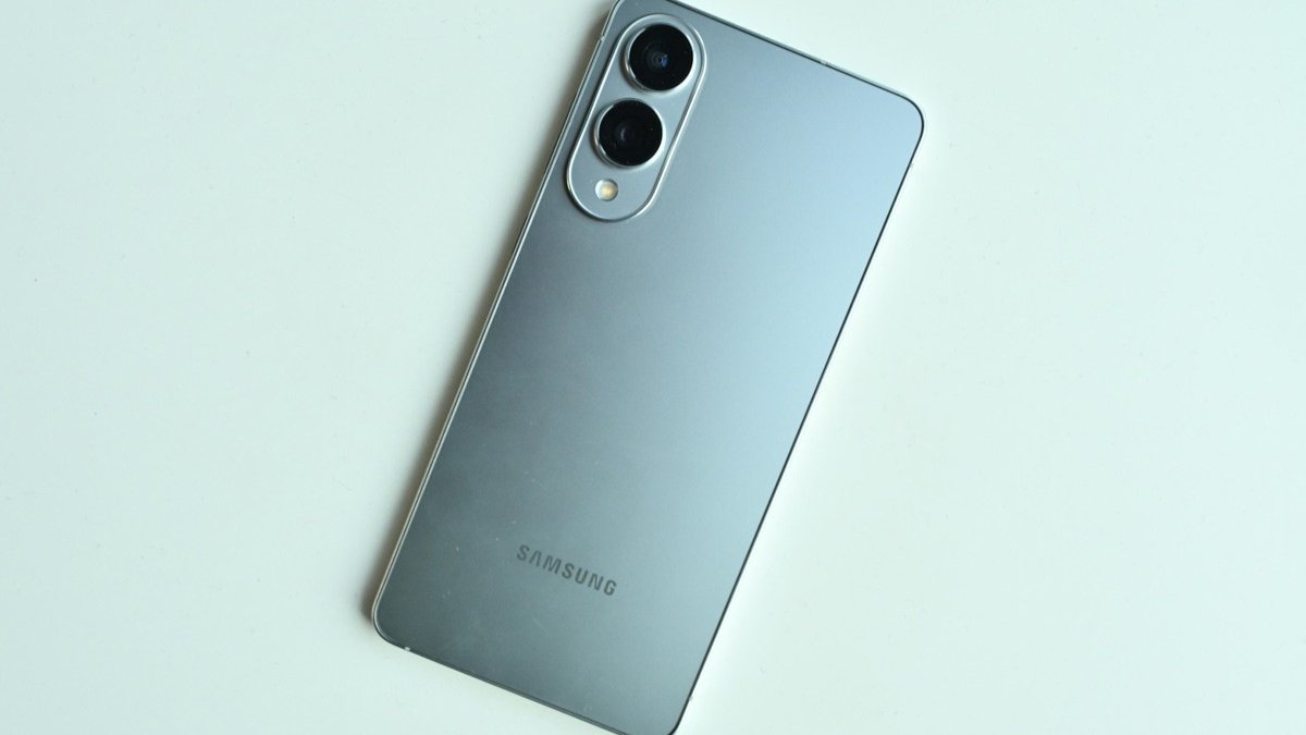 Samsung Galaxy S25 Edge: प्रीमियम डिजाइन, 200MP कैमरा और 99,999 की कीमत के साथ