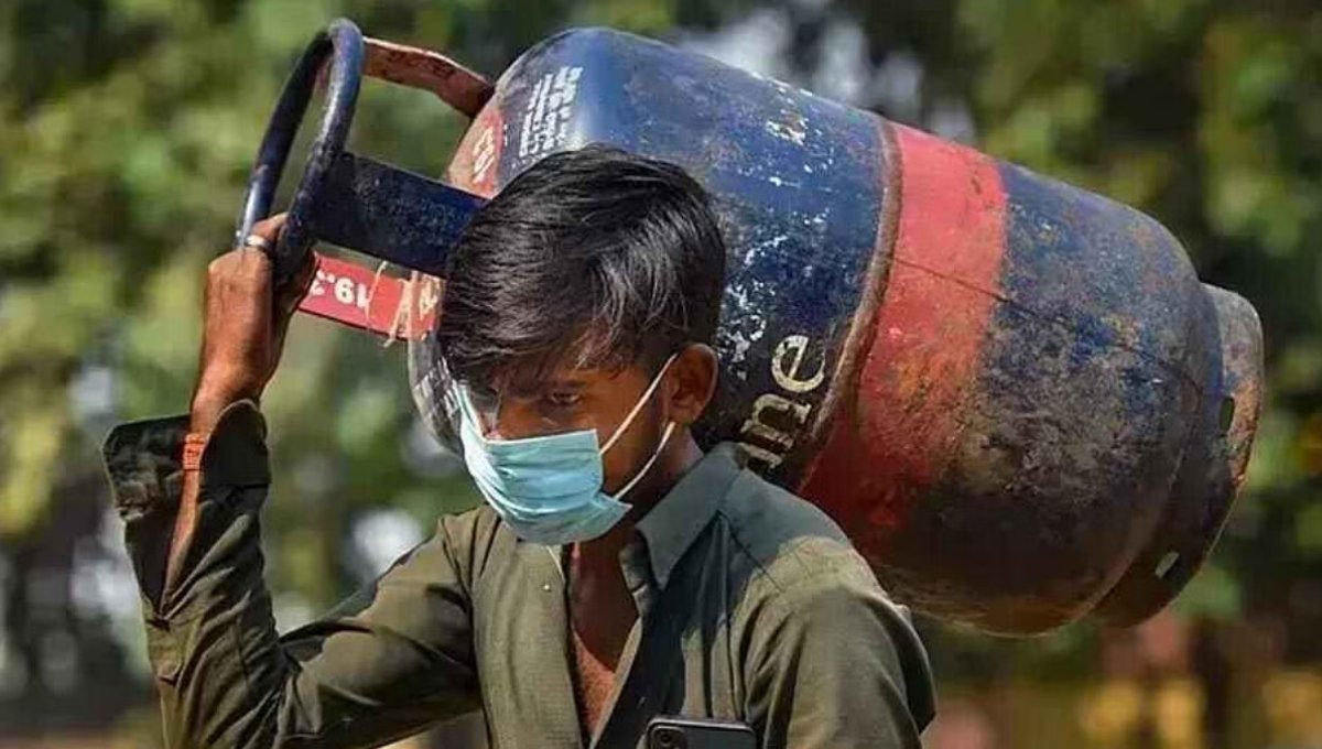 LPG गैस सिलेंडर की कीमतों में बड़ी राहत जानिए आपके शहर में कितने का मिलेगा सिलेंडर