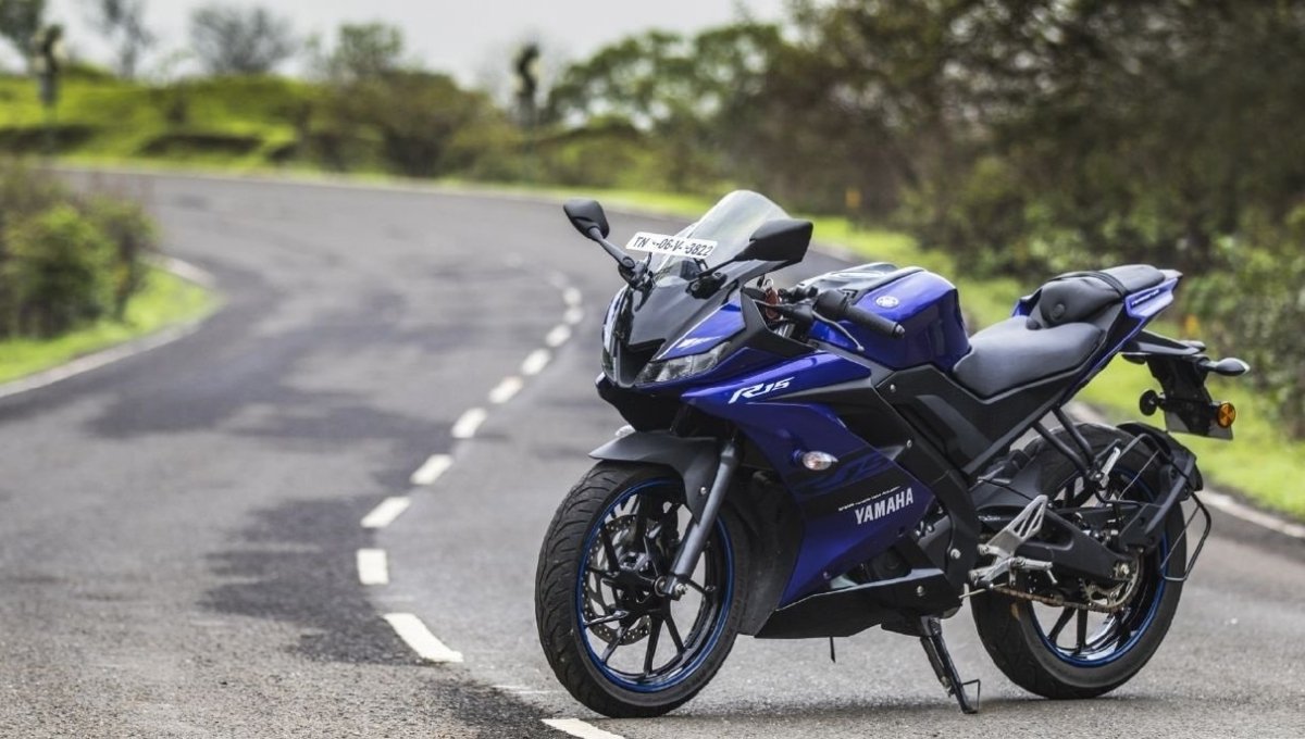 Yamaha R15 V4: आई नए अवतार में, जानें कीमत, फीचर्स और रफ्तार की ताकत