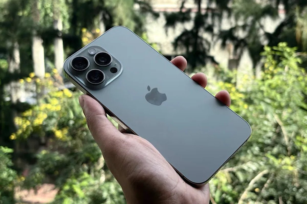 iPhone 16 Pro Max: 1 लाख में जो मिला वो किसी चमत्कार से कम नहीं