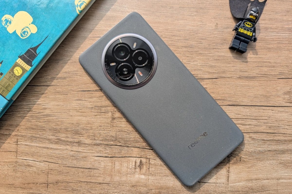 Realme 14 Pro Max: सिर्फ 34,999 में मिलेगा 7000mAh बैटरी और 50MP कैमरा वाला धांसू फोन