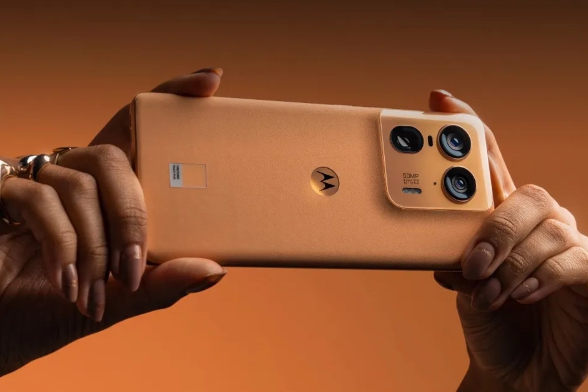 Motorola Edge 50 Ultra: मात्र 27,500 में ऐसा फ्लैगशिप फोन पहले कभी नहीं देखा होगा