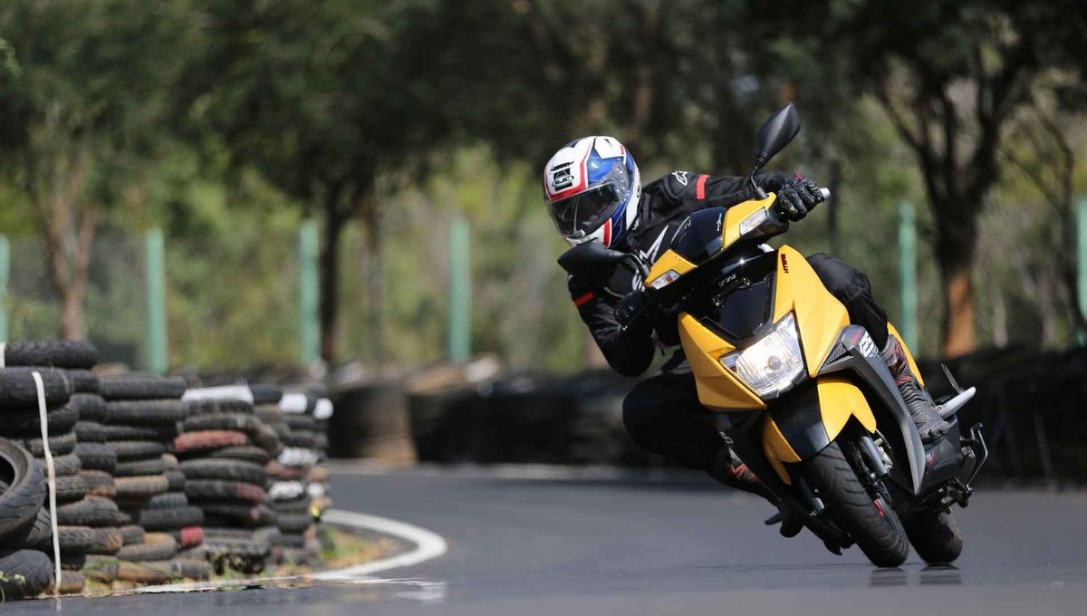 84,636 में पाएं TVS Ntorq 125 के पावरफुल फीचर्स और स्टाइलिश डिज़ाइन का मज़ा