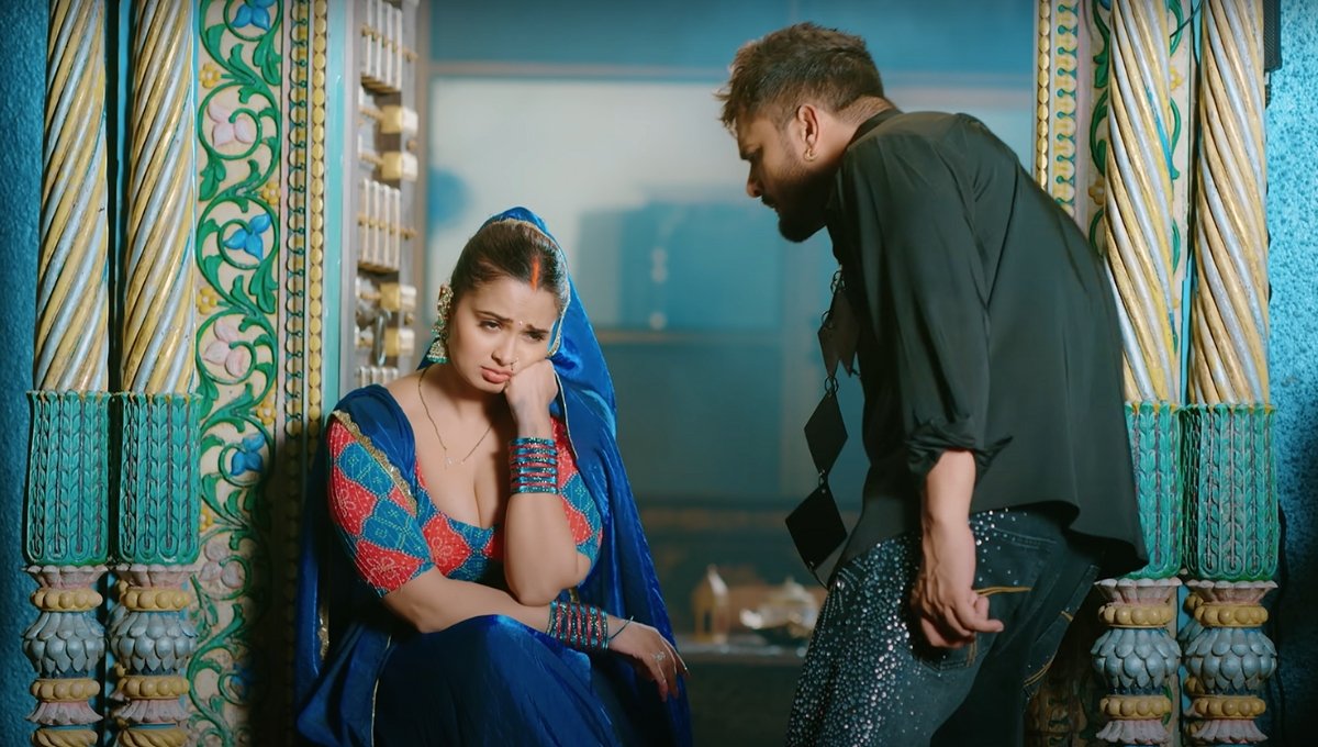 Gulari Ke Phool Bhojpuri Song: खेसारी लाल यादव और नीलम गिरी की रोमांटिक केमिस्ट्री में मचाया धमाल