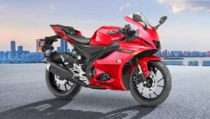 Yamaha R15 V4: दमदार पावर, शानदार फीचर्स और लग्ज़री कीमत