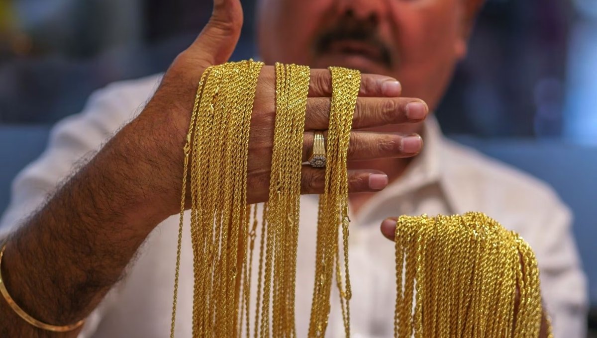 Gold Price Today: 26 अगस्त को भारत में सोने-चांदी के दाम में कितना बदलाव आया