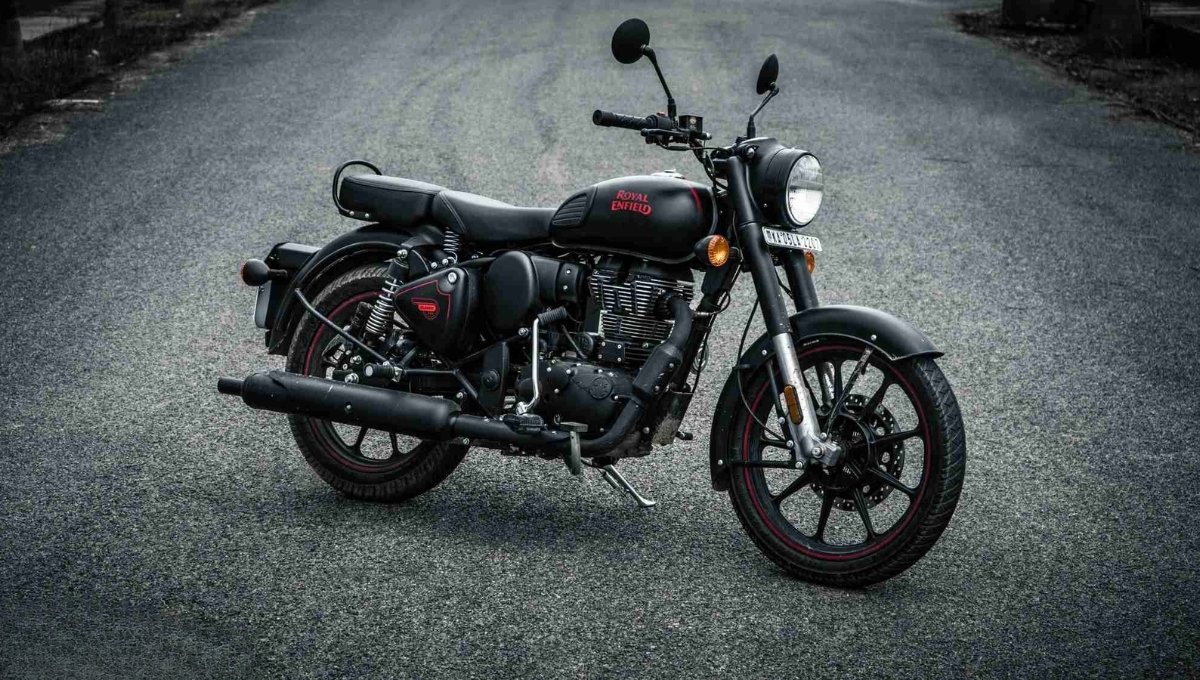 Royal Enfield Classic 350: कीमत ₹1.93 लाख, दमदार इंजन और लेजेंडरी राइड का अनुभव