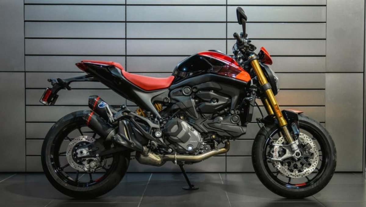 Ducati Monster 2025: 111 bhp पावर, 188 किग्रा वजन, स्टाइलिश डिज़ाइन और कीमत के साथ